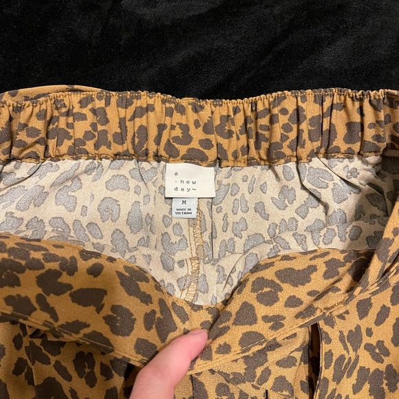 Super cute shorts - Picture 3 of 4